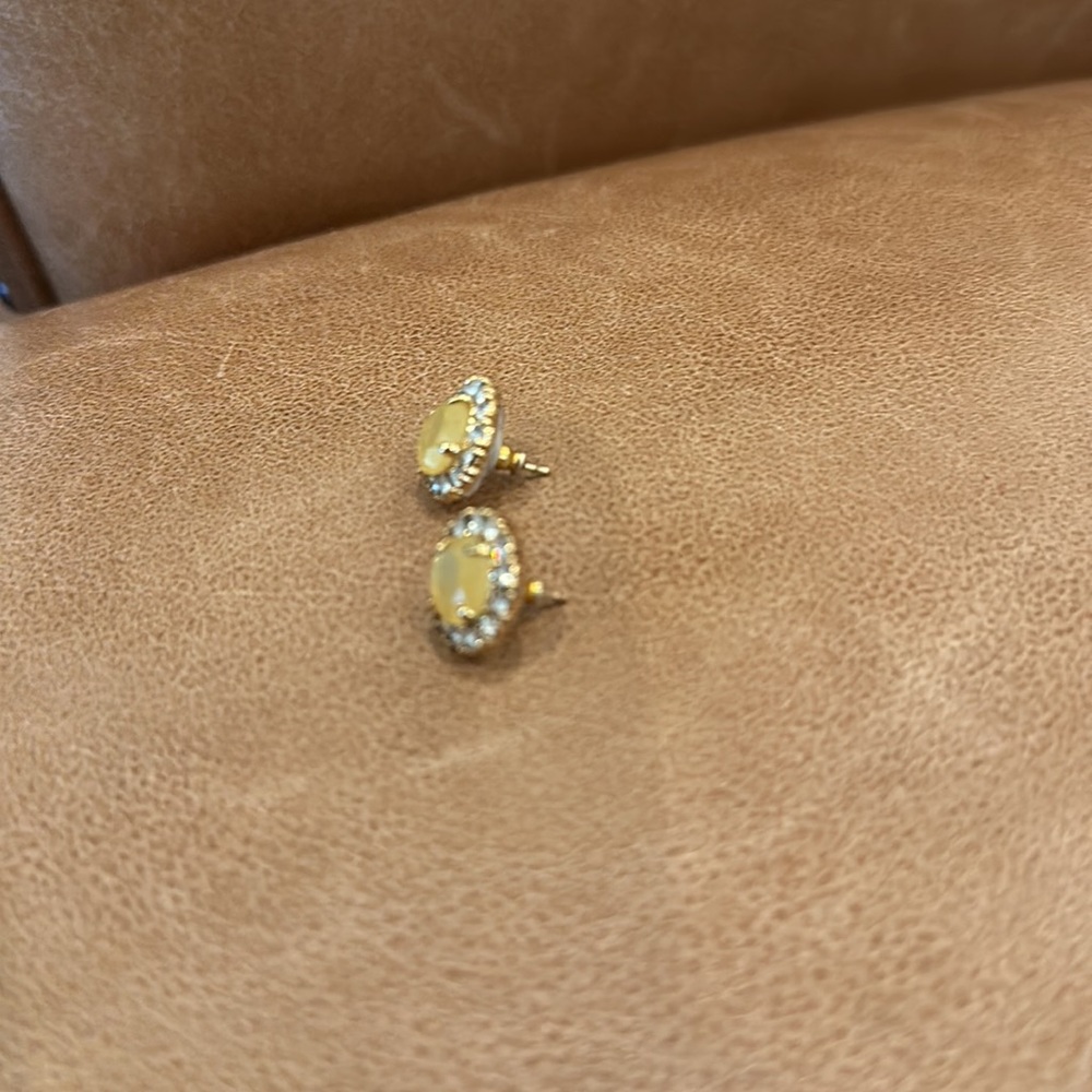 Kate Spade studs! - Picture 4 of 6